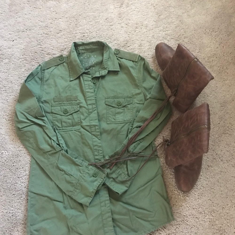 Sound & matter olive green long sleeve shirt